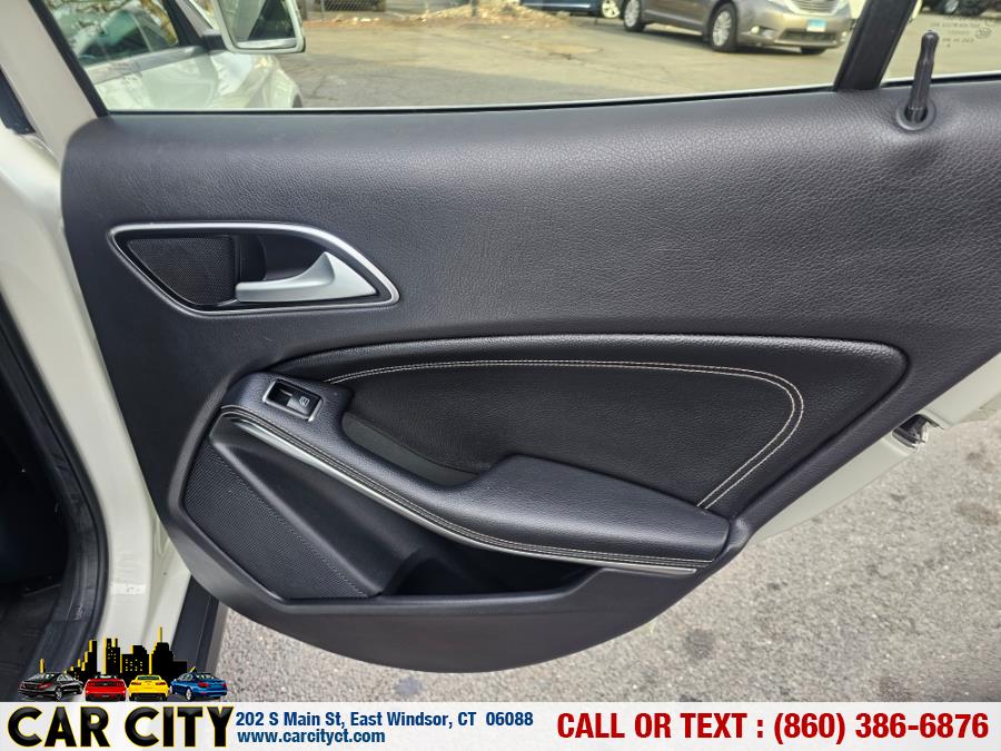 2015 Mercedes-Benz GLA-Class 4MATIC 4dr GLA250 photo