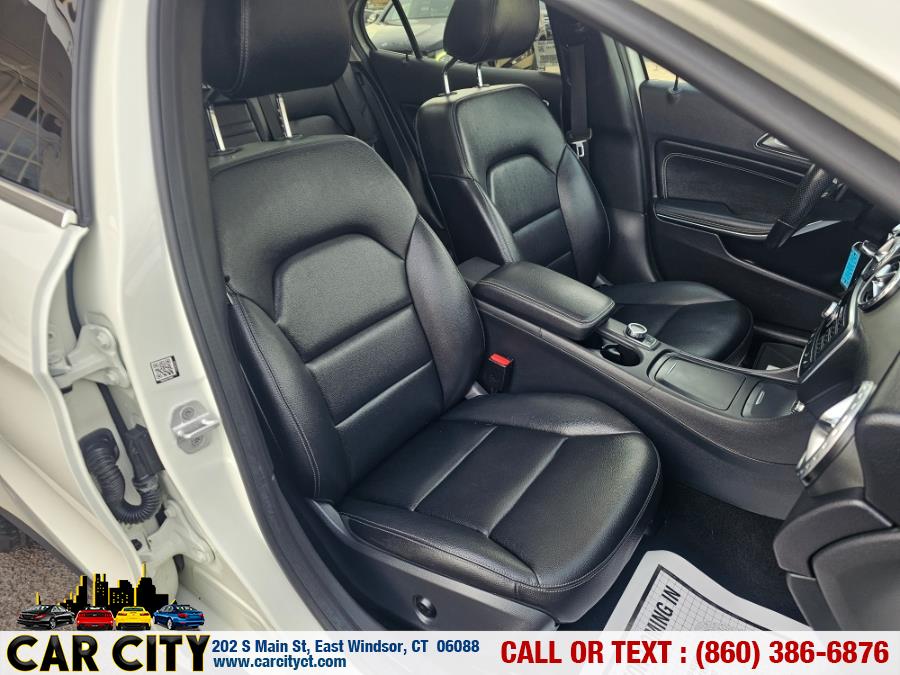 2015 Mercedes-Benz GLA-Class 4MATIC 4dr GLA250 photo