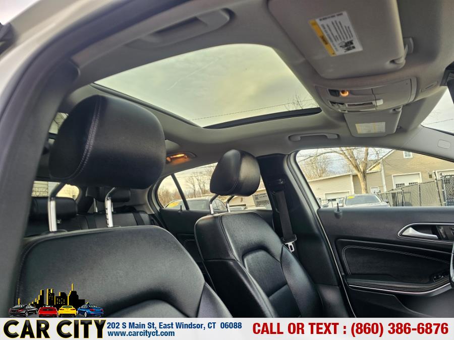 2015 Mercedes-Benz GLA-Class 4MATIC 4dr GLA250 photo