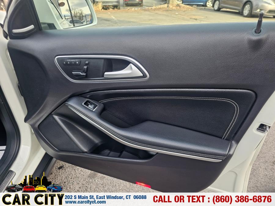 2015 Mercedes-Benz GLA-Class 4MATIC 4dr GLA250 photo
