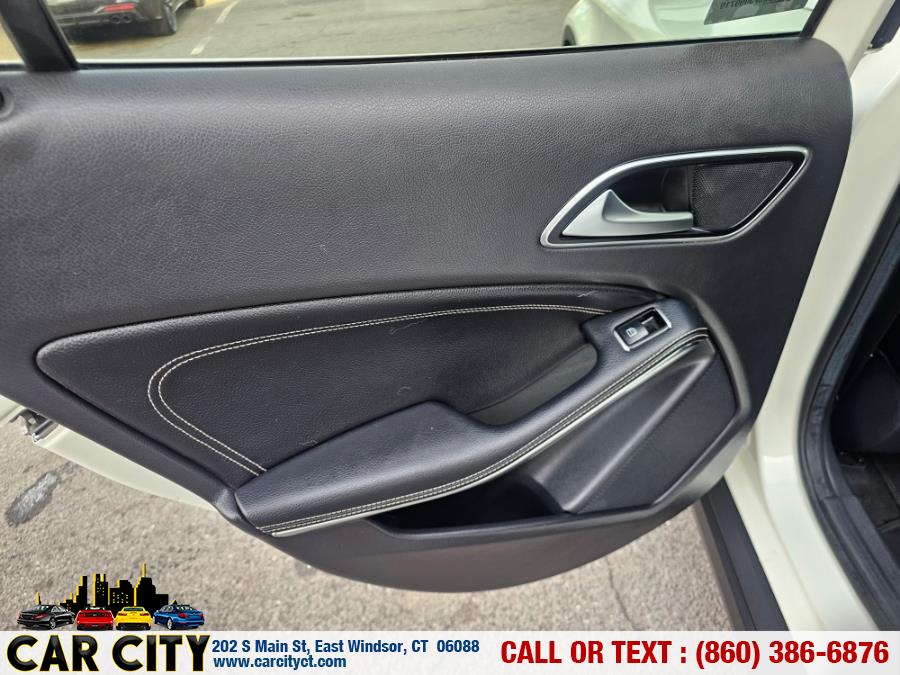 2015 Mercedes-Benz GLA-Class 4MATIC 4dr GLA250 photo