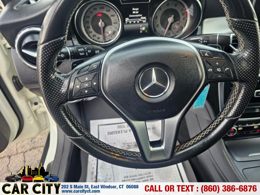 2015 Mercedes-Benz GLA-Class 4MATIC 4dr GLA250 photo