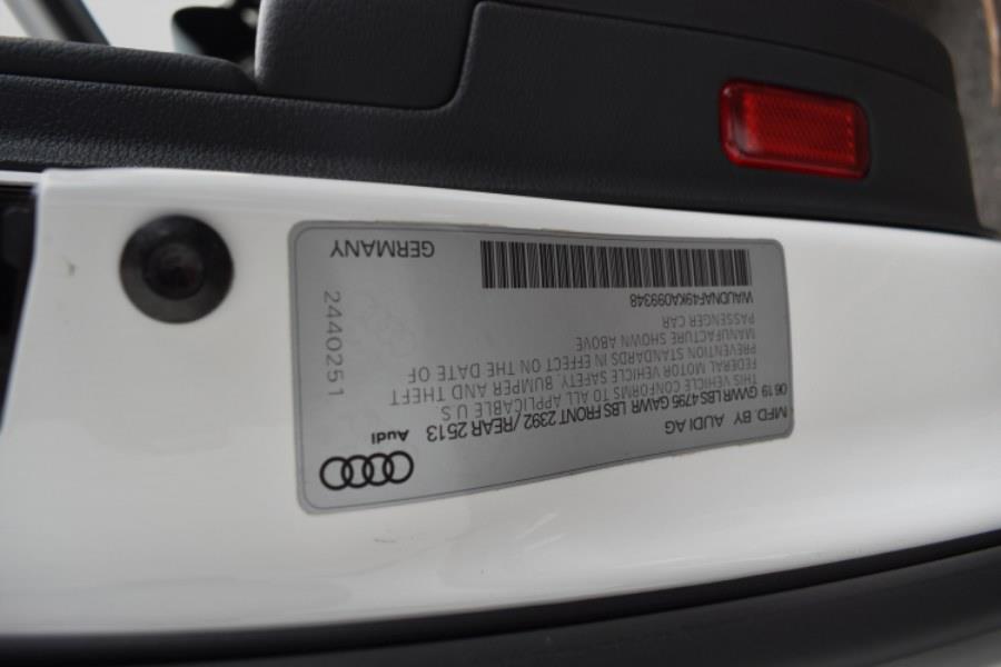 2019 Audi A4 Premium 45 TFSI quattro photo