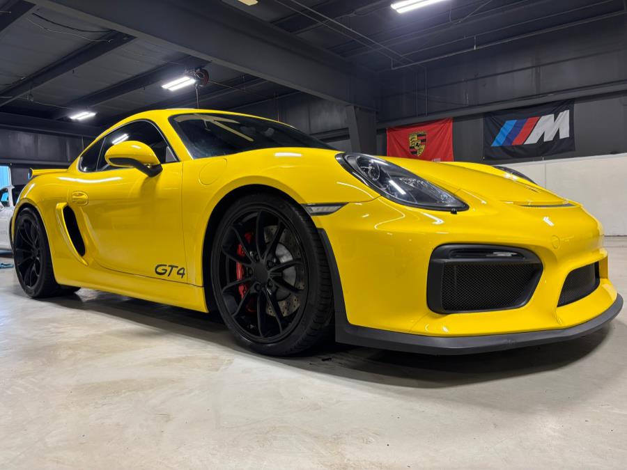 2016 Porsche Cayman 2dr Cpe GT4 photo