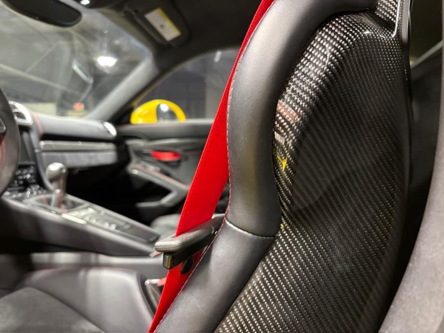 2016 Porsche Cayman 2dr Cpe GT4 photo
