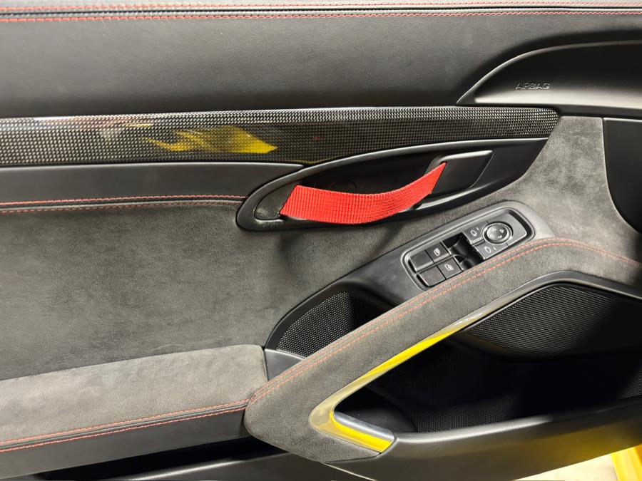 2016 Porsche Cayman 2dr Cpe GT4 photo