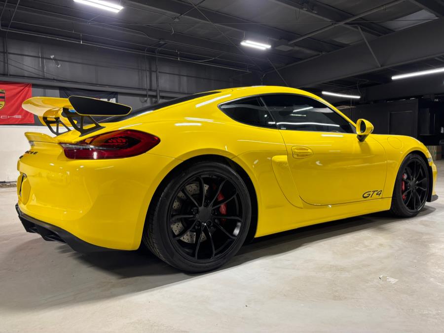 2016 Porsche Cayman 2dr Cpe GT4 photo
