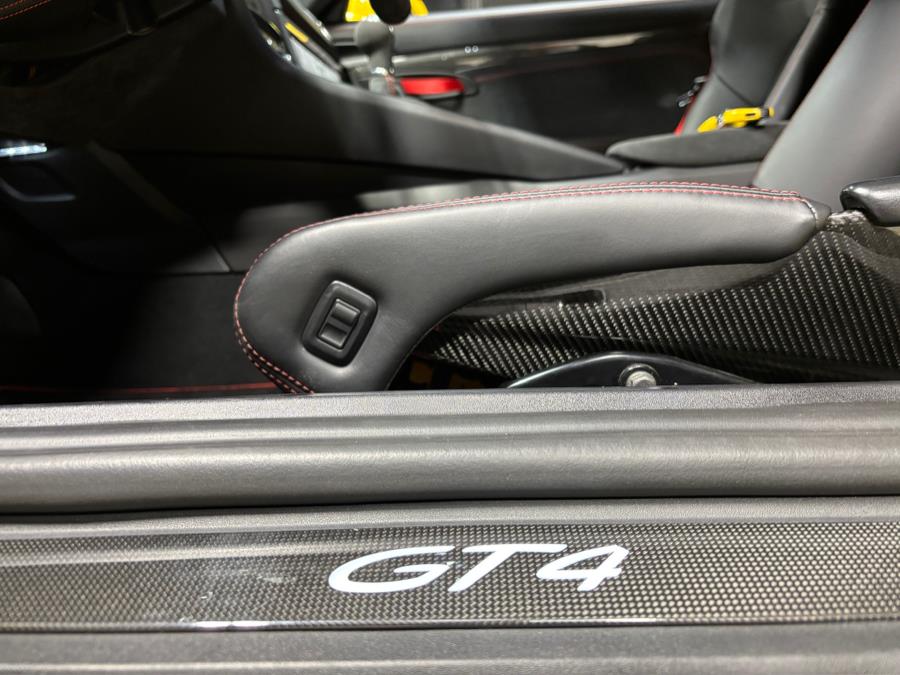 2016 Porsche Cayman 2dr Cpe GT4 photo