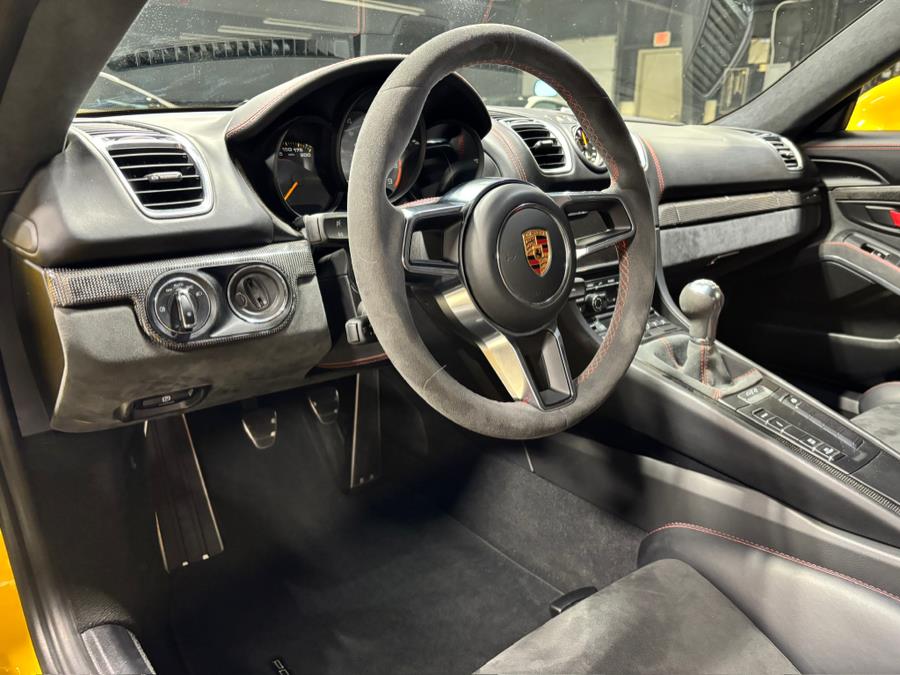 2016 Porsche Cayman 2dr Cpe GT4 photo