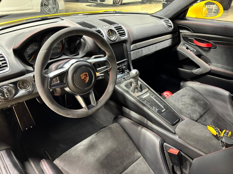 2016 Porsche Cayman 2dr Cpe GT4 photo