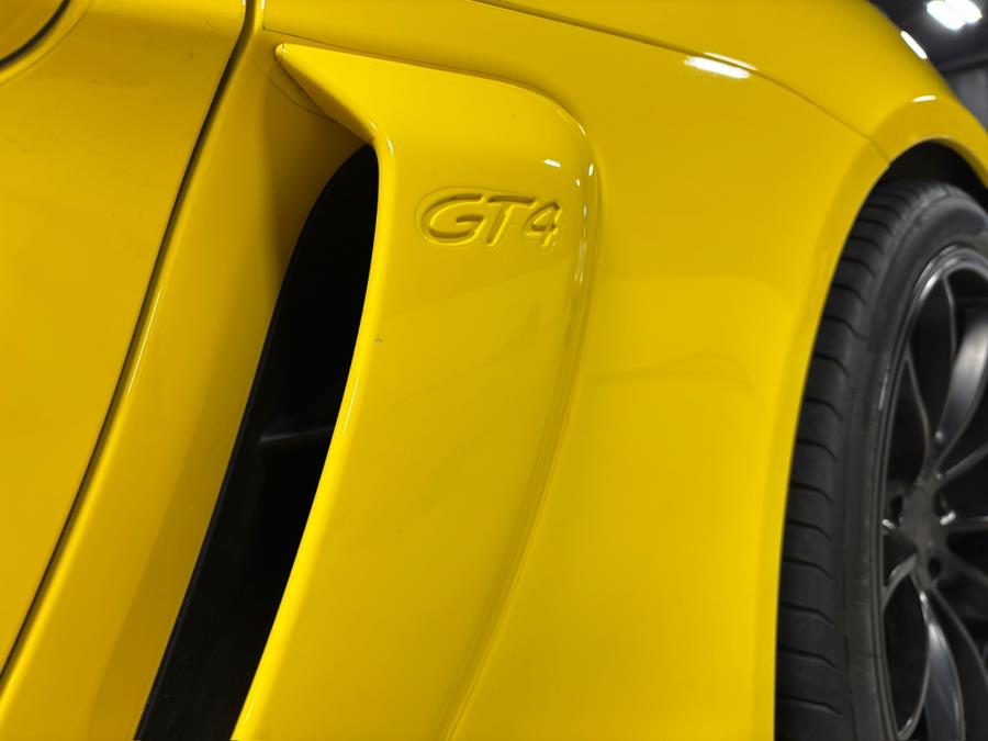 2016 Porsche Cayman 2dr Cpe GT4 photo