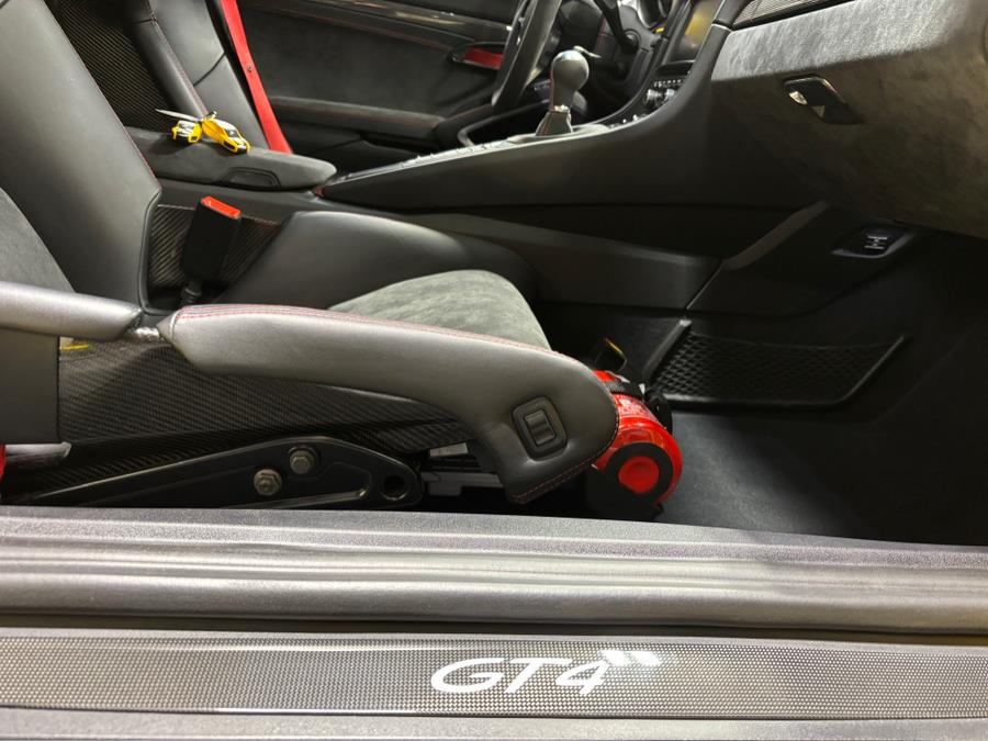2016 Porsche Cayman 2dr Cpe GT4 photo