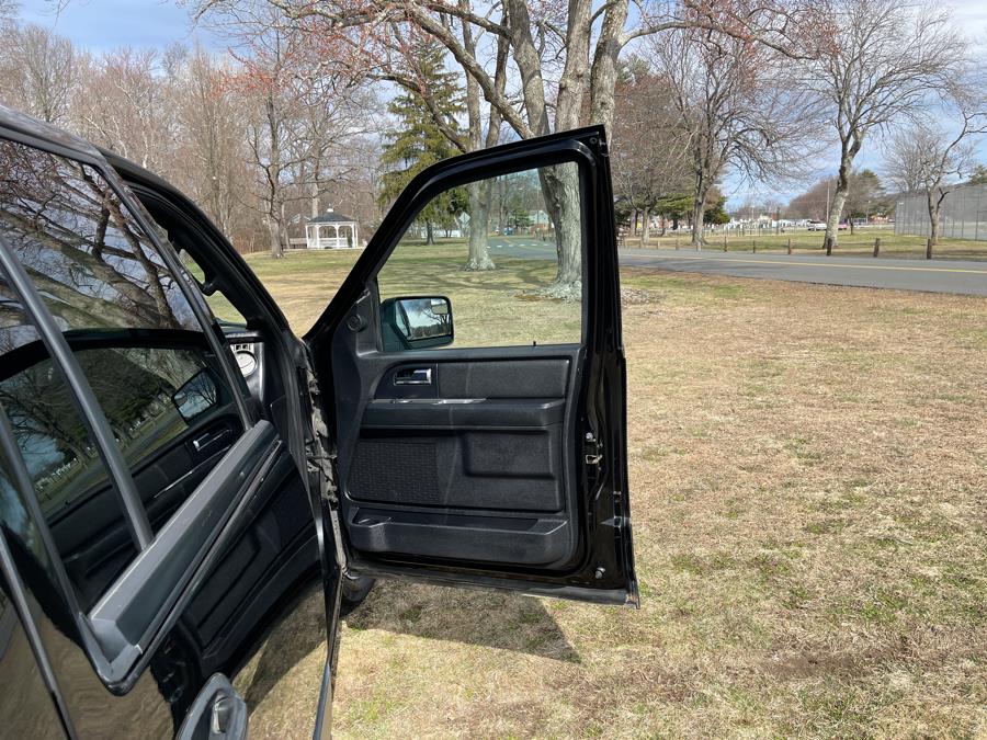 2016 Ford Expedition 4WD 4dr XL photo