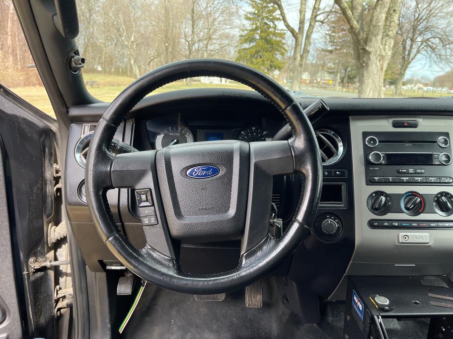2016 Ford Expedition 4WD 4dr XL photo