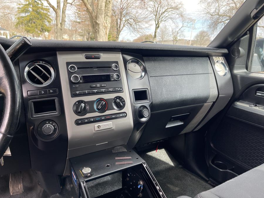 2016 Ford Expedition 4WD 4dr XL photo