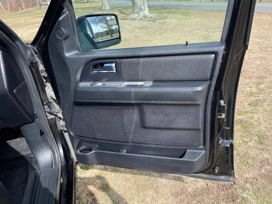 2016 Ford Expedition 4WD 4dr XL photo