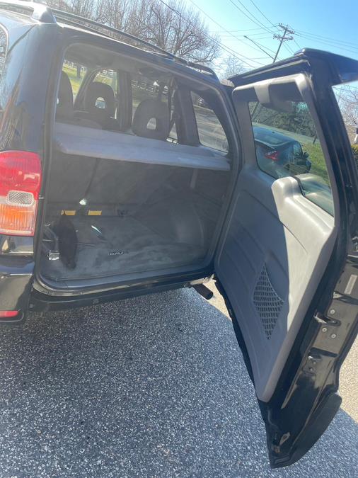 2003 Toyota RAV4 photo