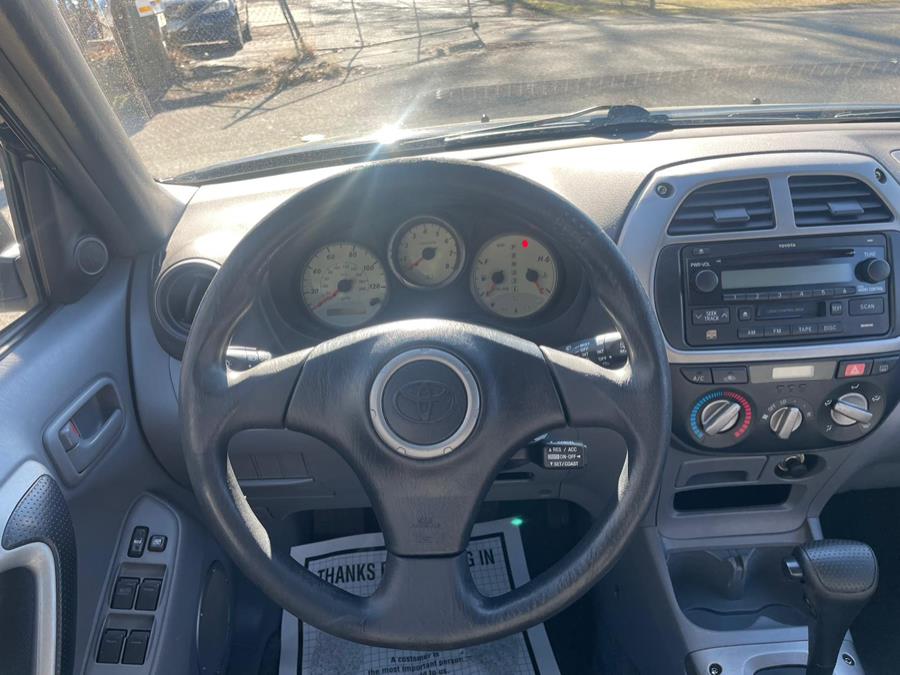 2003 Toyota RAV4 photo
