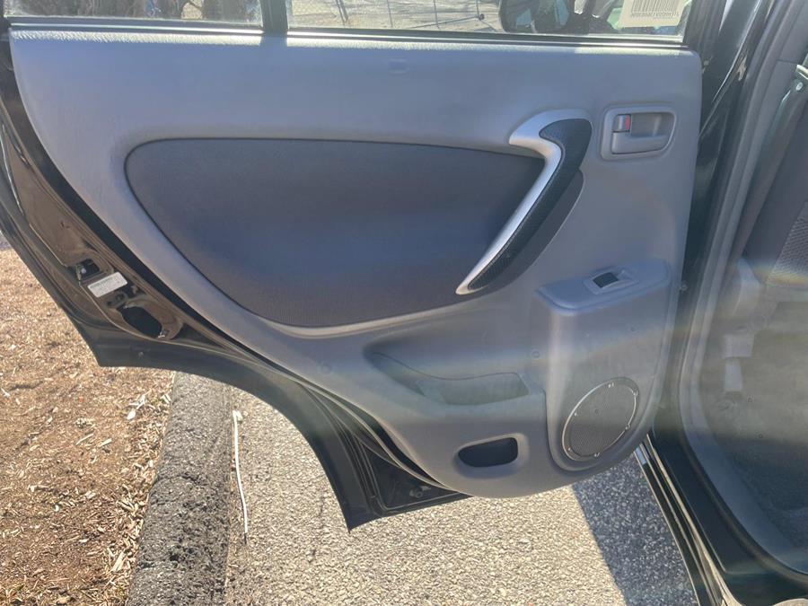 2003 Toyota RAV4 photo