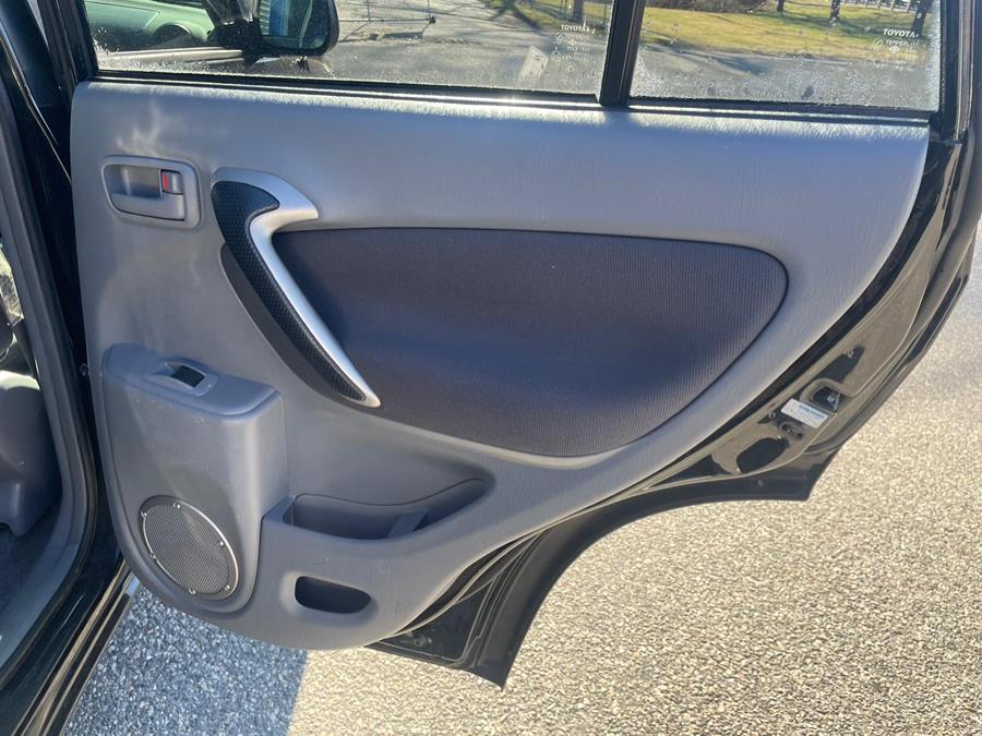 2003 Toyota RAV4 photo