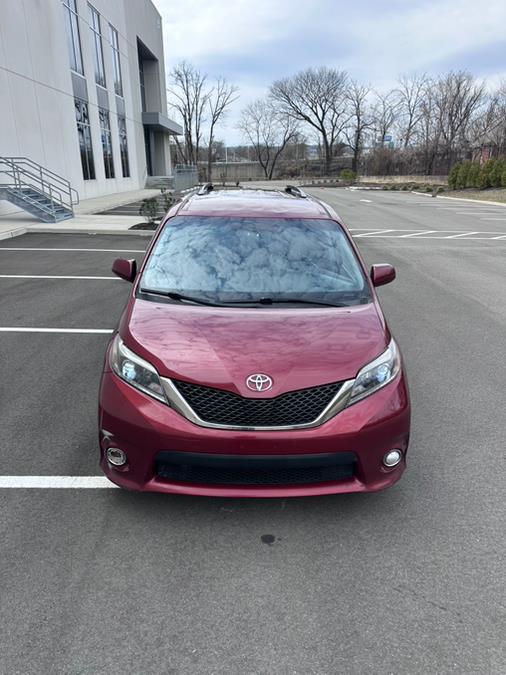 2017 Toyota Sienna SE Premium FWD 8-Passenger (Na photo