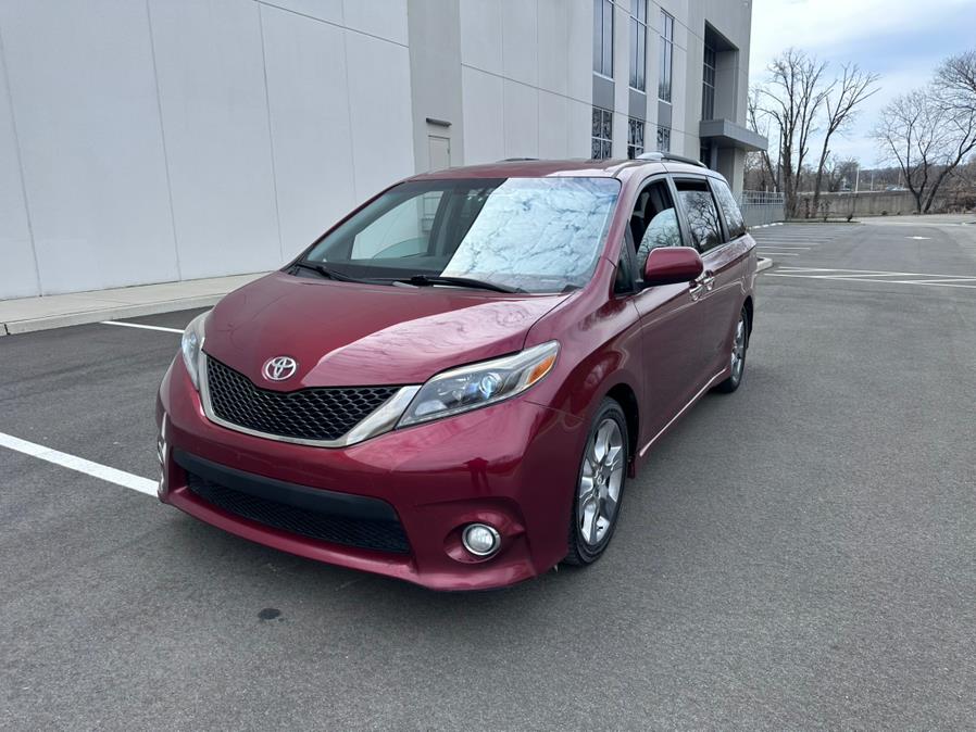 2017 Toyota Sienna SE Premium FWD 8-Passenger (Na photo