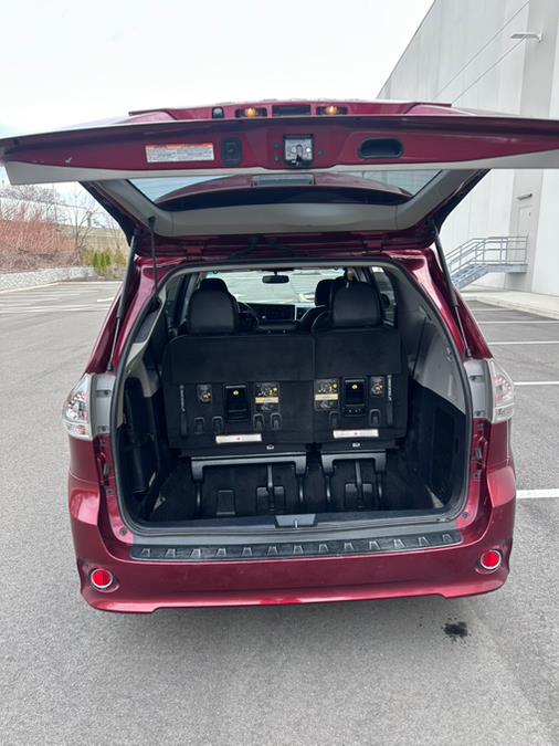 2017 Toyota Sienna SE Premium FWD 8-Passenger (Na photo