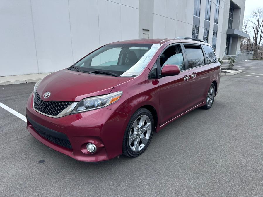 2017 Toyota Sienna SE Premium FWD 8-Passenger (Na photo