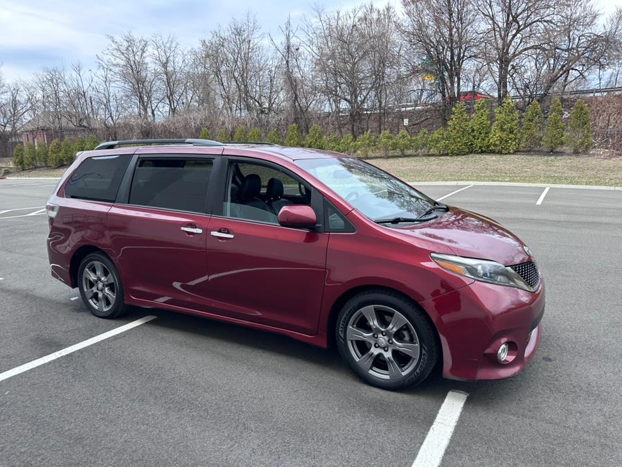 2017 Toyota Sienna SE Premium FWD 8-Passenger (Na photo