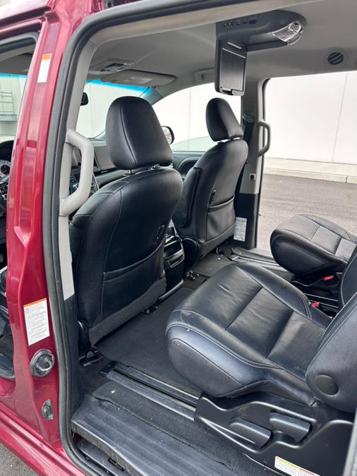 2017 Toyota Sienna SE Premium FWD 8-Passenger (Na photo