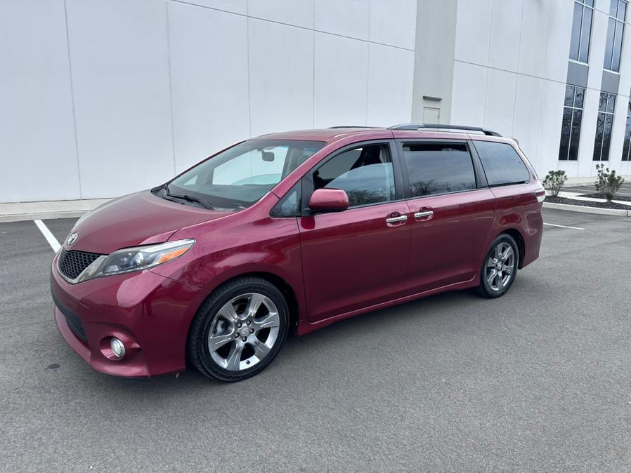 2017 Toyota Sienna SE Premium FWD 8-Passenger (Na photo