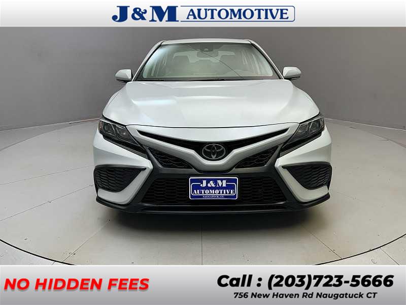 2023 Toyota Camry SE photo