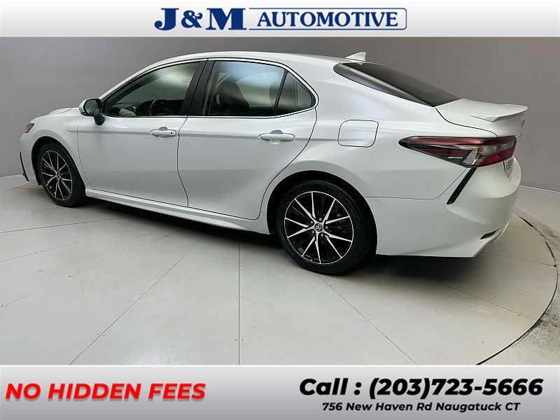 2023 Toyota Camry SE photo