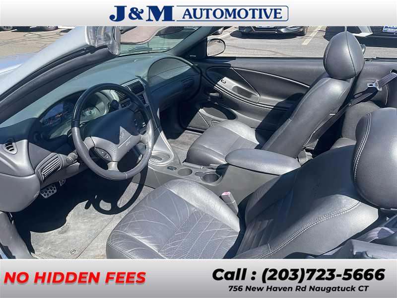 2004 Ford Mustang GT Deluxe photo