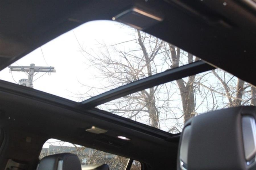 2023 Cadillac Escalade AWD V-Series photo