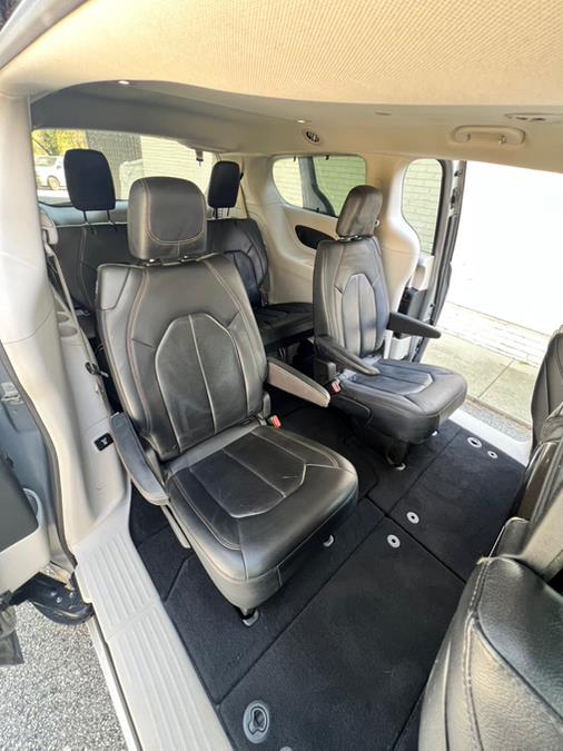 2018 Chrysler Pacifica Touring L Plus FWD photo