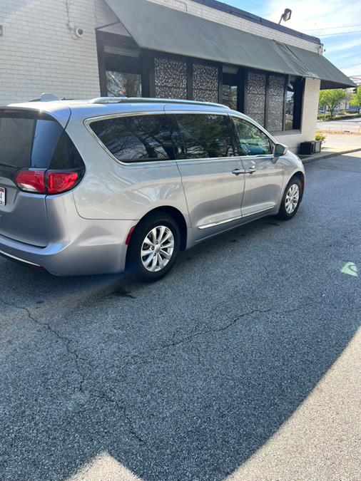 2018 Chrysler Pacifica Touring L Plus FWD photo