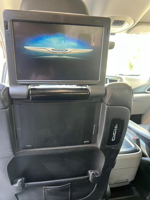 2018 Chrysler Pacifica Touring L Plus FWD photo