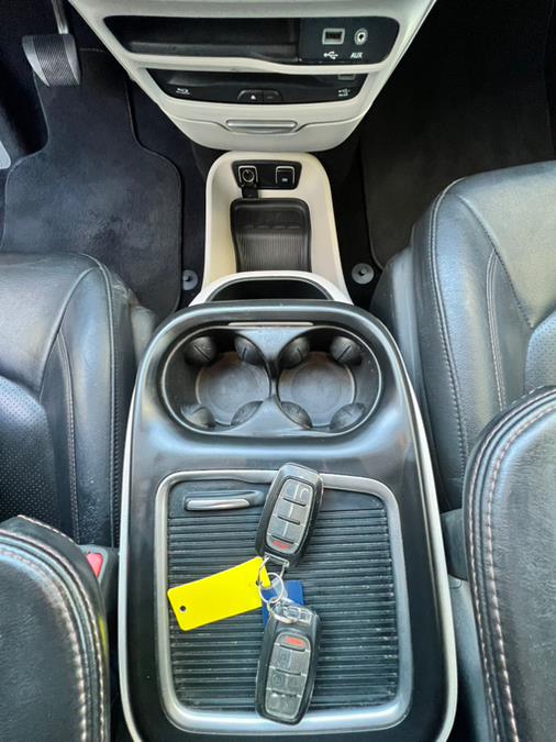2018 Chrysler Pacifica Touring L Plus FWD photo