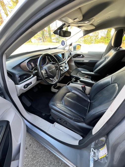 2018 Chrysler Pacifica Touring L Plus FWD photo