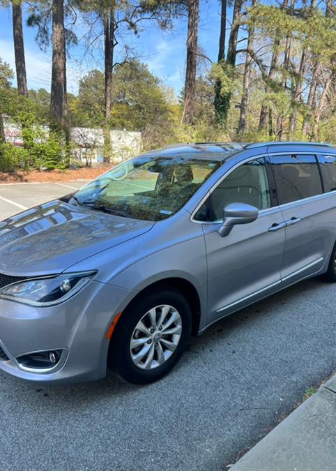 2018 Chrysler Pacifica Touring L Plus FWD photo