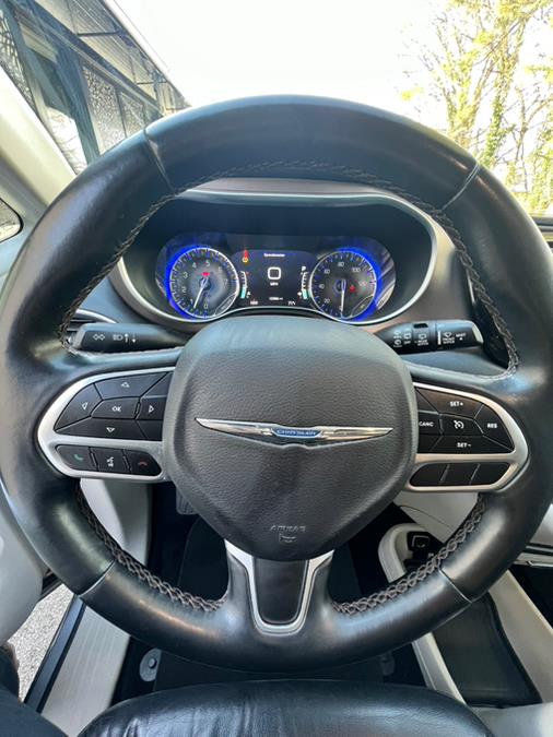 2018 Chrysler Pacifica Touring L Plus FWD photo