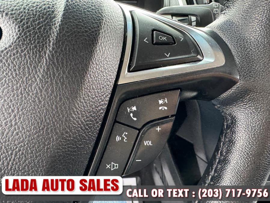 2022 Ford Edge SEL AWD photo