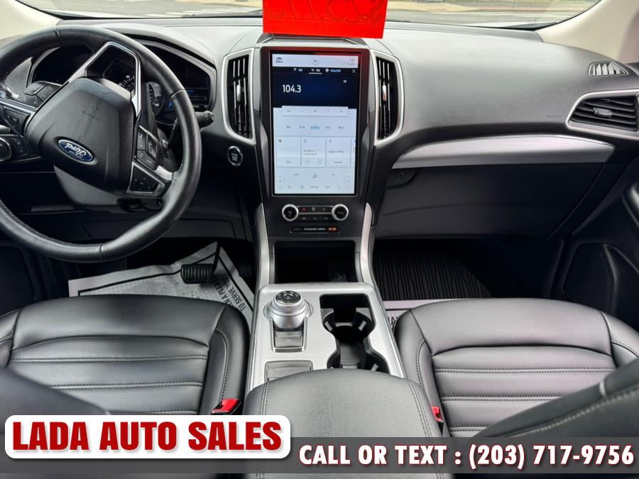 2022 Ford Edge SEL AWD photo