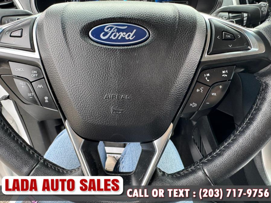 2022 Ford Edge SEL AWD photo