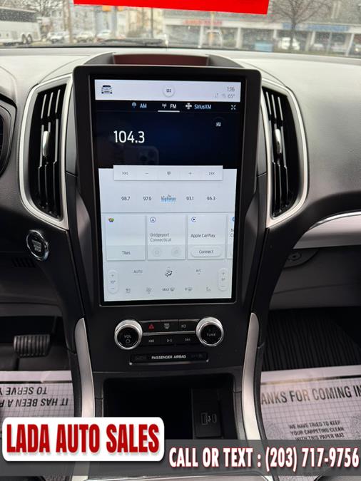 2022 Ford Edge SEL AWD photo