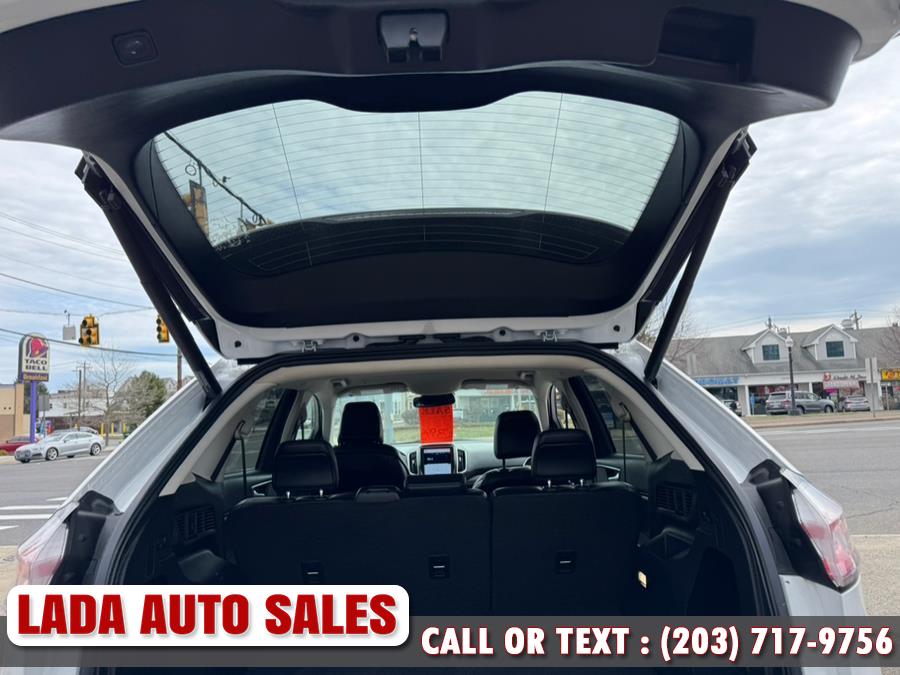 2022 Ford Edge SEL AWD photo