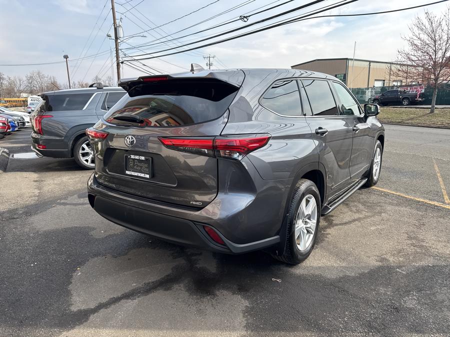 2021 Toyota Highlander LE photo