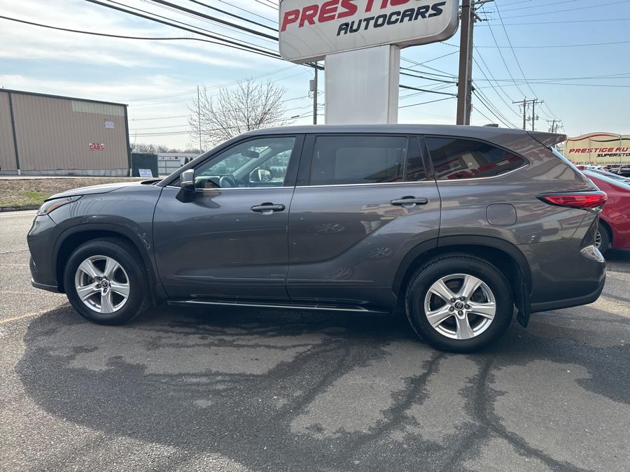 2021 Toyota Highlander LE photo