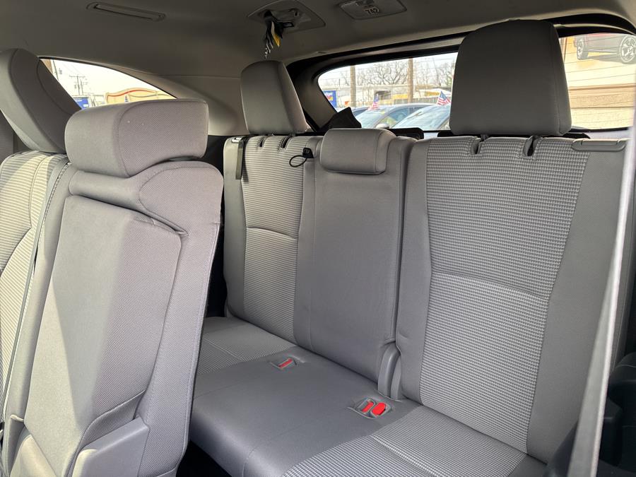 2021 Toyota Highlander LE photo